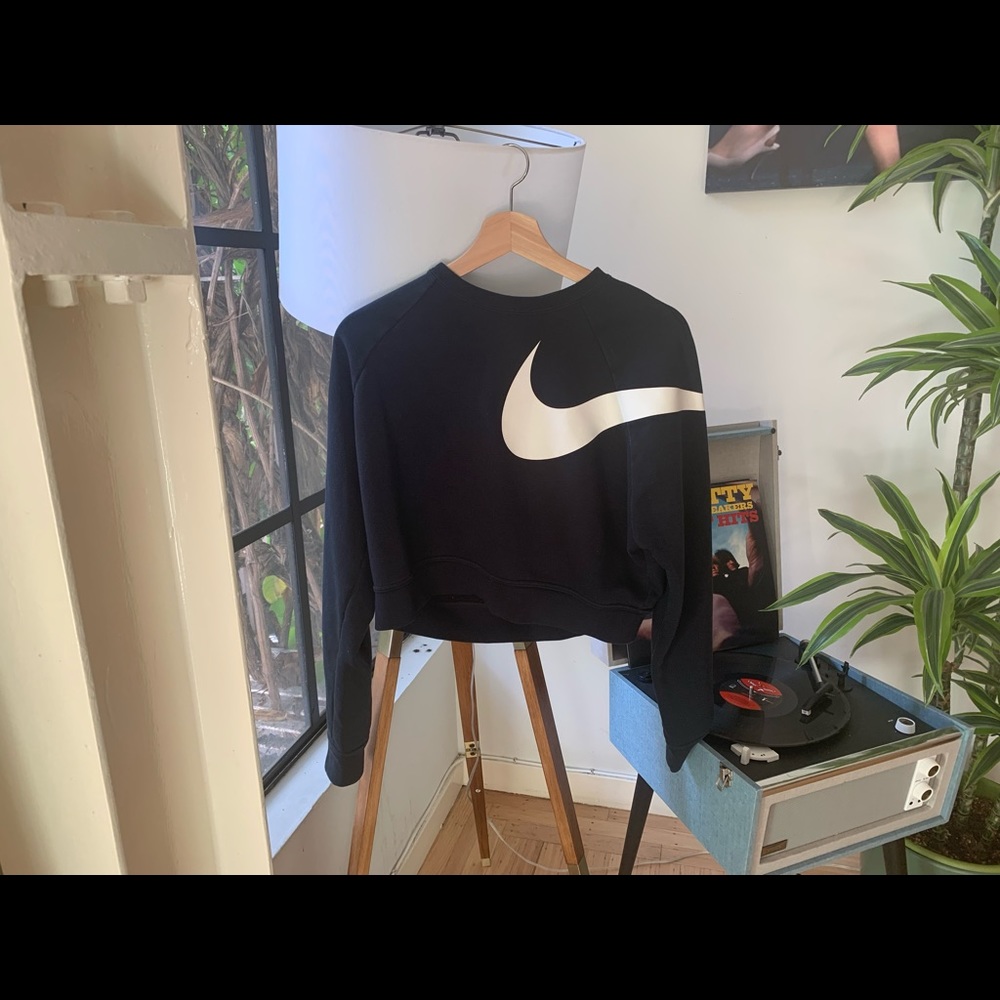Nike Dry Fit Crewneck Black Small Sweatshirt.